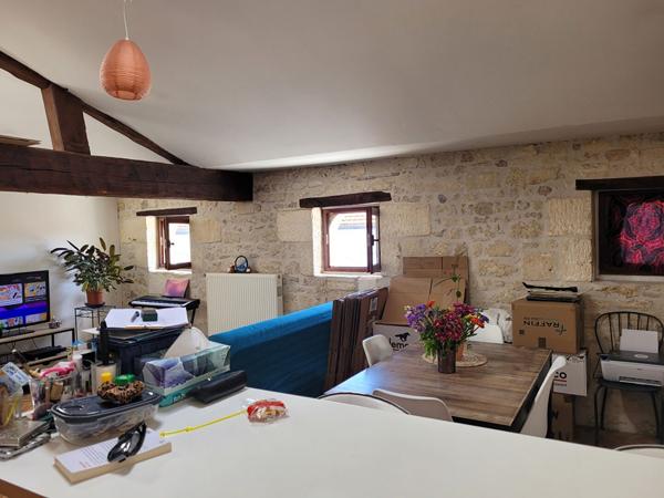 ROCHEFORT hyper centre appartement  de 58 m² de type 3 situé au 3ème et dernier étage