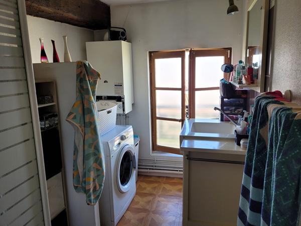 ROCHEFORT hyper centre appartement  de 58 m² de type 3 situé au 3ème et dernier étage