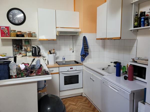 ROCHEFORT hyper centre appartement  de 58 m² de type 3 situé au 3ème et dernier étage