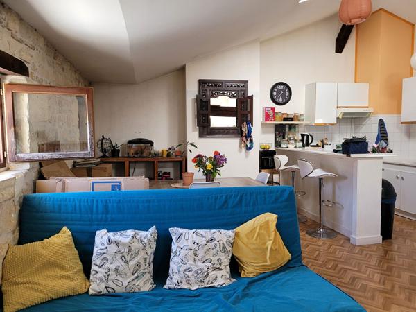 ROCHEFORT hyper centre appartement  de 58 m² de type 3 situé au 3ème et dernier étage