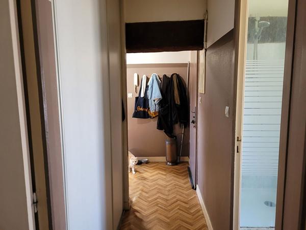 ROCHEFORT hyper centre appartement  de 58 m² de type 3 situé au 3ème et dernier étage