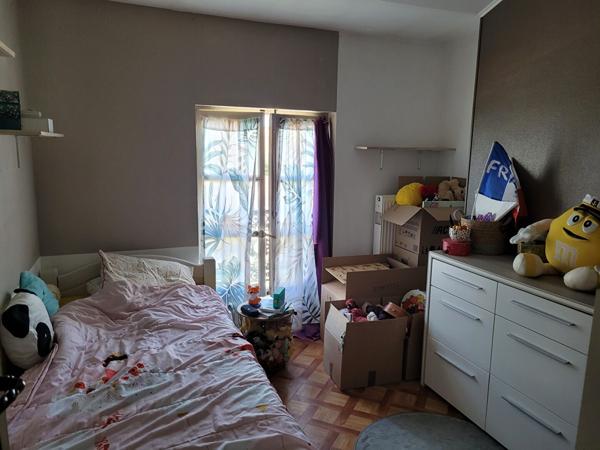 ROCHEFORT hyper centre appartement  de 58 m² de type 3 situé au 3ème et dernier étage