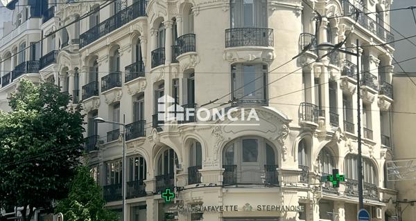 Location Studio 47.6 m² - Saint-étienne 42000