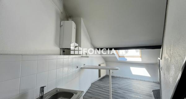 Location Studio 47.6 m² - Saint-étienne 42000