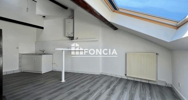 Location Studio 47.6 m² - Saint-étienne 42000