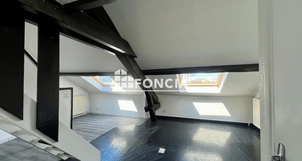 Location Studio 47.6 m² - Saint-étienne 42000