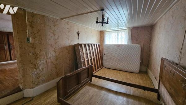 Ancienne bâtisse à rénover avec dépendances