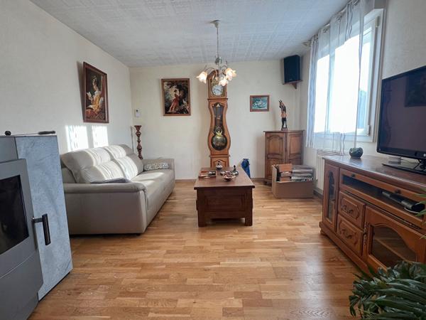 Maison individuelle Chemaudin Et Vaux 5 pièces.