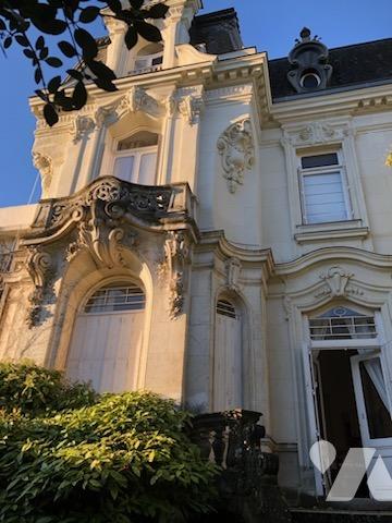 ANGERS HYPER CENTRE – QUINCONCE/JEANNE D'ARC – HÔTEL PARTICULIER 390 m² – JARDIN – PARKINGS