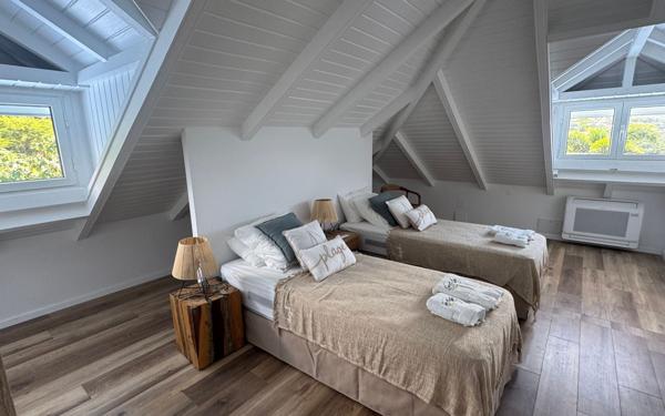 Maison à vendre    6 pièces •  Bouillante