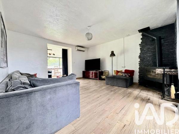 Maison à vendre 7 pièces 154,7 m² Saint-Romain-le-Puy