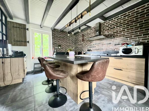 Maison à vendre 7 pièces 154,7 m² Saint-Romain-le-Puy