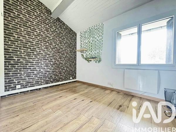 Maison à vendre 7 pièces 154,7 m² Saint-Romain-le-Puy