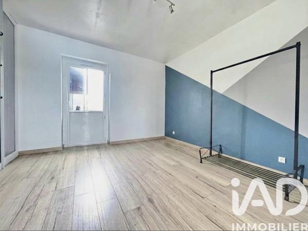 Maison à vendre 7 pièces 154,7 m² Saint-Romain-le-Puy