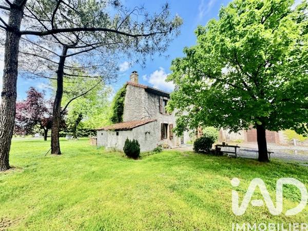 Maison à vendre 7 pièces 154,7 m² Saint-Romain-le-Puy