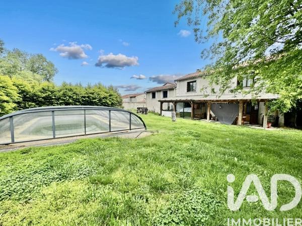 Maison à vendre 7 pièces 154,7 m² Saint-Romain-le-Puy