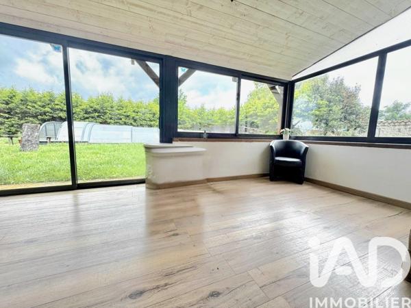 Maison à vendre 7 pièces 154,7 m² Saint-Romain-le-Puy