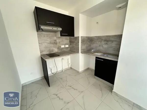 Appartement à louer 2 pièces 37.55m² La Seyne-sur-Mer (83500)