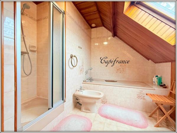 Maison à vendre 5 pièces 95 m² sous-sol total.