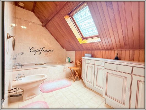 Maison à vendre 5 pièces 95 m² sous-sol total.