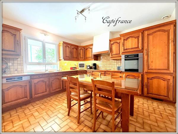 Maison à vendre 5 pièces 95 m² sous-sol total.