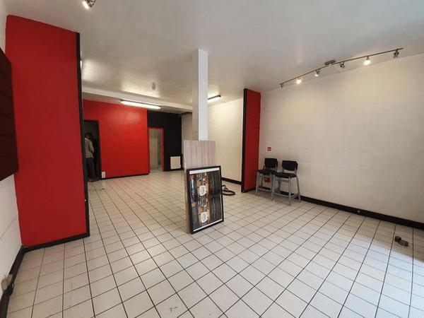 Local commercial 3 pièces T3 F3 42 m² à Chartres 4 RUE DU CHEVAL BLANC 28000 à louer