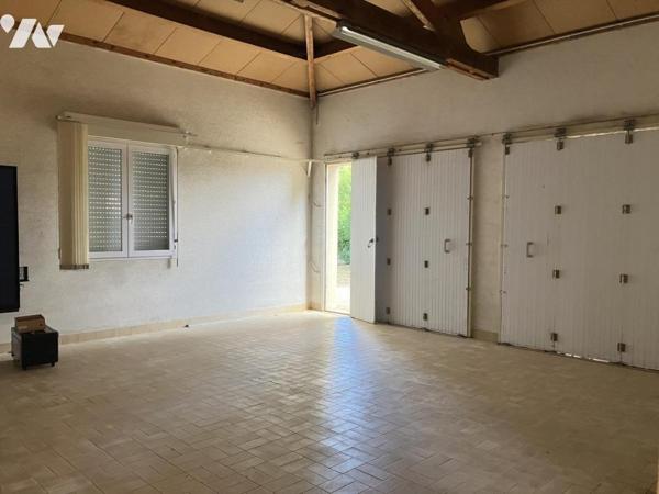 CHEMERE Maison de plain-pied sur terrain arboré de 1800 m²