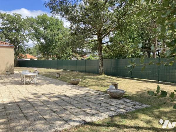 CHEMERE Maison de plain-pied sur terrain arboré de 1800 m²