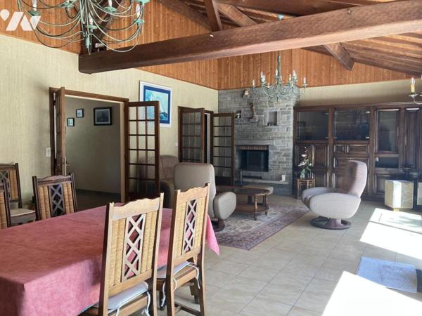 CHEMERE Maison de plain-pied sur terrain arboré de 1800 m²