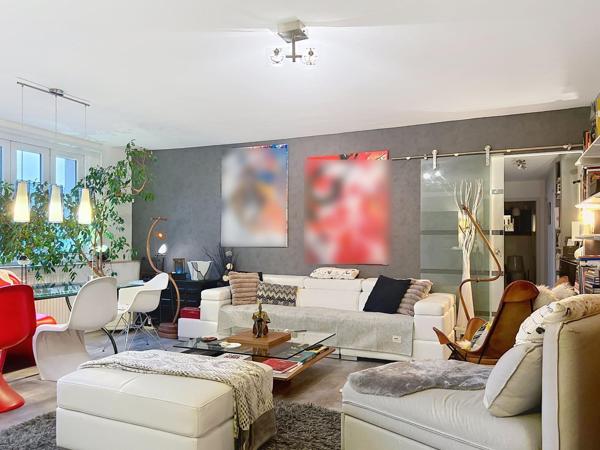 Grand appartement T3 , très bien situe avec cave, place de parking couvert