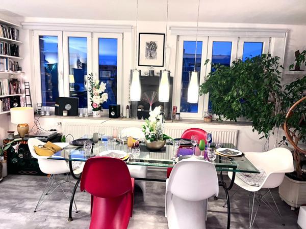 Grand appartement T3 , très bien situe avec cave, place de parking couvert