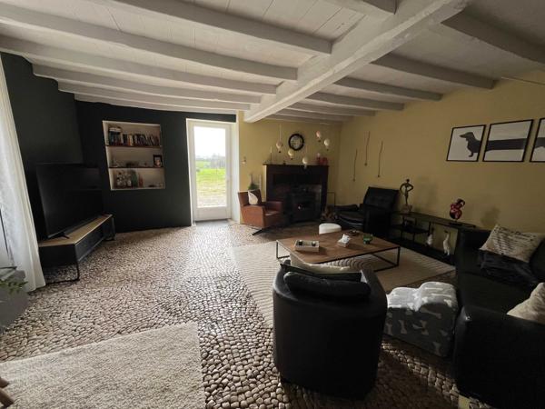 MAISON DE CHARME AVEC GRANGE ET TERRAIN A LA CAMPAGNE