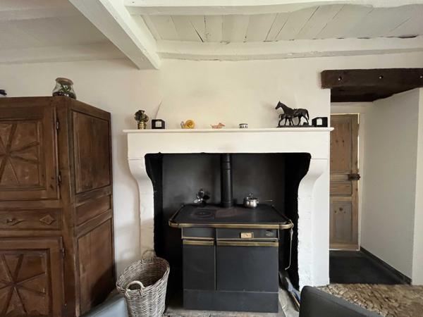 MAISON DE CHARME AVEC GRANGE ET TERRAIN A LA CAMPAGNE