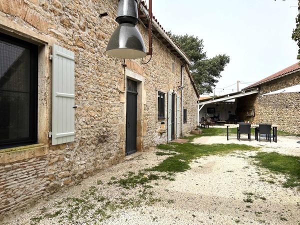 MAISON DE CHARME AVEC GRANGE ET TERRAIN A LA CAMPAGNE