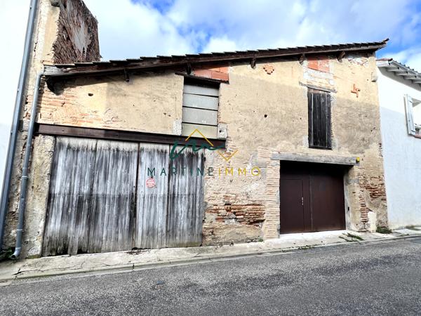 A VENDRE MAISON DE VILLAGE A RENOVER AVEC COUR ET GARAGE