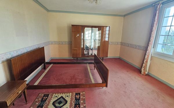 Maison avec dépendances Goudelin à rénover, calme et nature