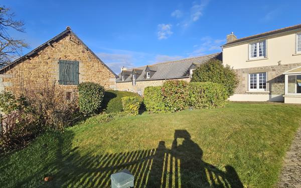 Maison avec dépendances Goudelin à rénover, calme et nature