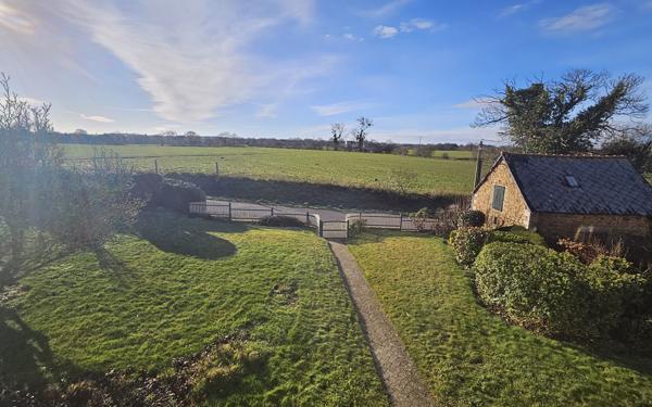 Maison avec dépendances Goudelin à rénover, calme et nature