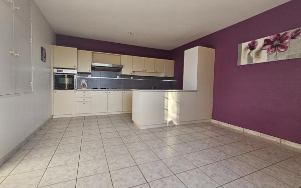 Maison avec dépendances Goudelin à rénover, calme et nature