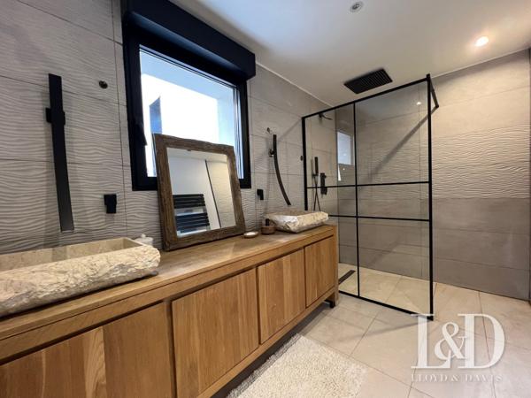 Villa contemporaine d'exception aux portes de Paris