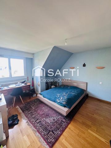 Maison de ville familiale a pied des commerces