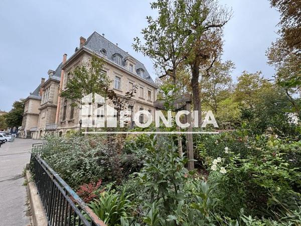 Location Appartement 2 pièces 43.8 m² - 129 BD DE LA CROIX ROUSSE Lyon 69004