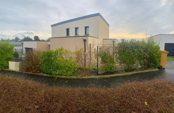 Belle maison contemporaine de 2022 à St Laurent de la Mer.