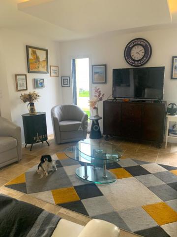 Belle maison contemporaine de 2022 à St Laurent de la Mer.