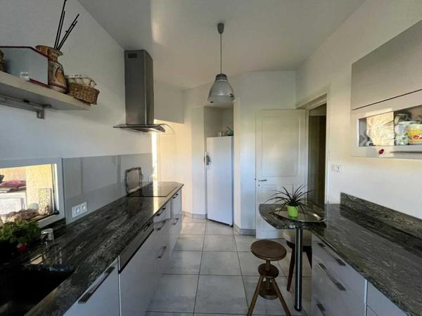 Maison ancienne - Maurs SECTEUR MAURS - Maison de charme de 200 m² avec dépendance de 50 m² et piscine
