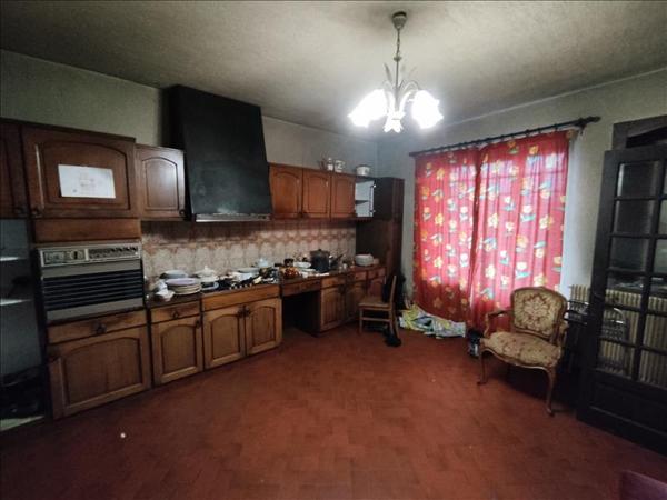 Immeuble à vendre |  Séreilhac |  16 pièces | 1 501 m²