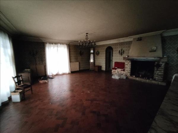 Immeuble à vendre |  Séreilhac |  16 pièces | 1 501 m²