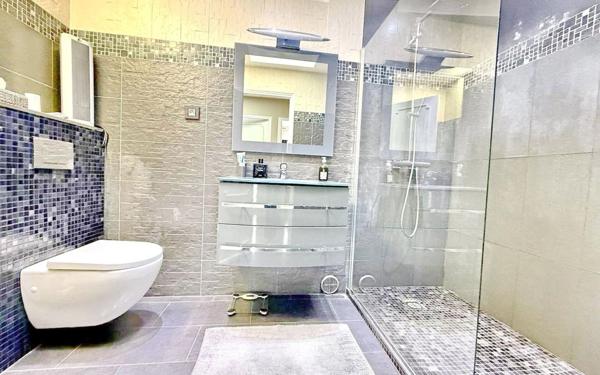 Appartement à vendre    4 pièces • 146,33 m2 Cannes