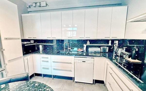 Appartement à vendre    4 pièces • 146,33 m2 Cannes