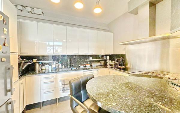 Appartement à vendre    4 pièces • 146,33 m2 Cannes